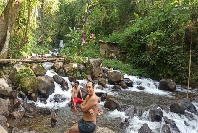 Merasakan Sensasi Berendam di Virgin River Panji