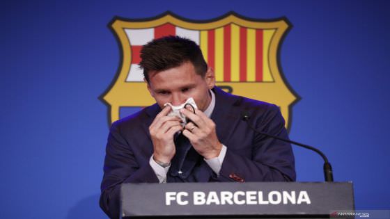 Messi Berlinang Air Mata Ucapkan Perpisahan kepada Barcelona
