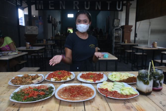 Warung Makan Khas Bali yang Tetap Jaga Keaslian Hidangan Lokal Bali