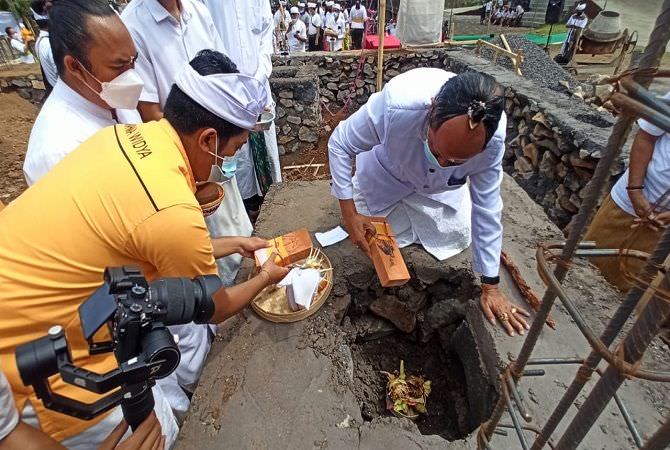 Bata Merah Simbol Agni, Badawang Nala Simbol Dasar Pertiwi