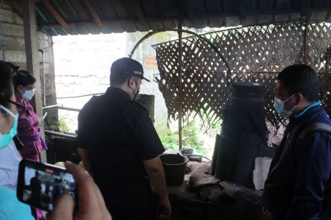 Disperindag Bali Bina Perajin Arak di Sidemen