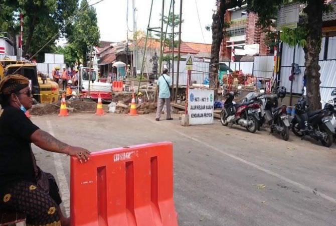 Jalan Utama Sukawati Tutup Hingga Desember, Arus Lalin Dialihkan