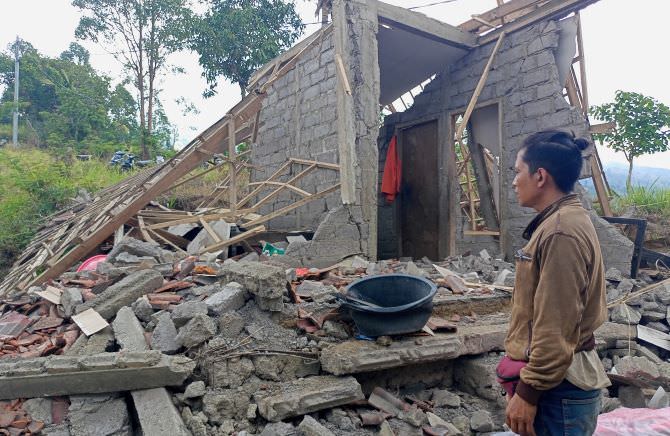 Puja Tertimpa Beton saat Mau Menyelamatkan Anaknya