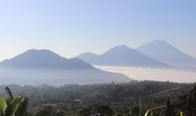 Gunung dan Laut dalam Pustaka Hindu; Sebagai Simbol Lingga Yoni