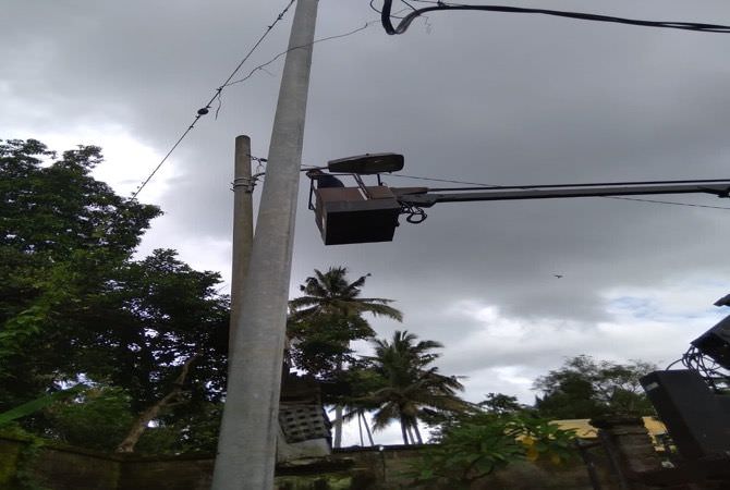 Kota Gianyar Dihiasi Lampu Penjor, Dipelosok LPJU Banyak Mati