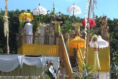 Sanggar Surya, Pemujaan terhadap Dewa Surya, Simbol Upasaksi