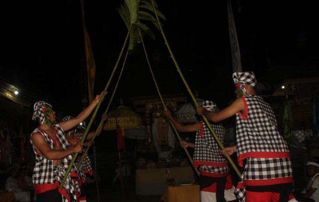 PEMENTASAN: Tari Baris Babuang di Desa Adat Batu Lantang, Desa Sulangai, Kecamatan Petang, Kabupaten Badung, Bali. (istimewa)