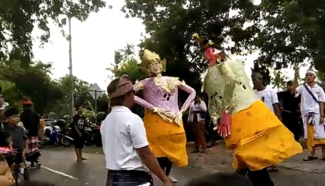 DAWANG-DAWANG: Upacara Ngaben di Buleleng menggunakan Dawang-dawang. (istimewa)