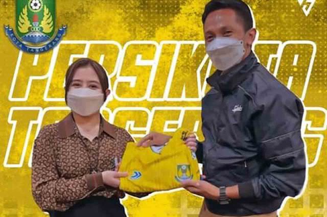 RESMI: Prilly Latuconsina mengumumkan secara resmi sebagai pemilik Persikota.