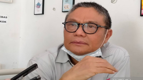 PEMILIK : Anggota DPRD Nusa Tenggara Barat (NTB) yang juga pemilik salah satu penginapan di Kota Mataram, Misbach Mulyadi. Antara/Nur Imansyah.