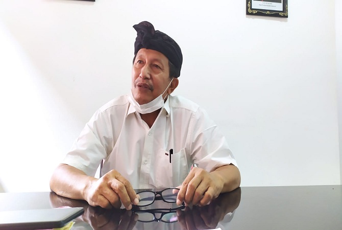 Ketua Majelis Desa Adat (MDA) Kabupaten Gianyar, Anak Agung Alit Asmara. (DEWA RASTANA/BALI EXPRESS)