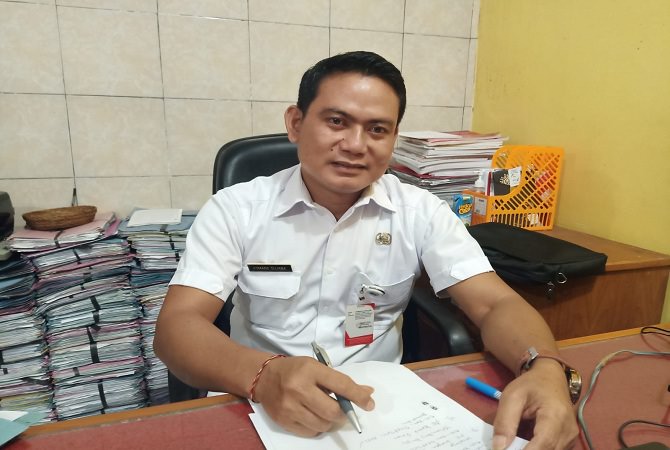Kepala Bidang Pelayanan Administrasi Kependudukan Disdukcapil Jembrana I Komang Sujana.(GDE RIANTORY/BALI EXPRESS)