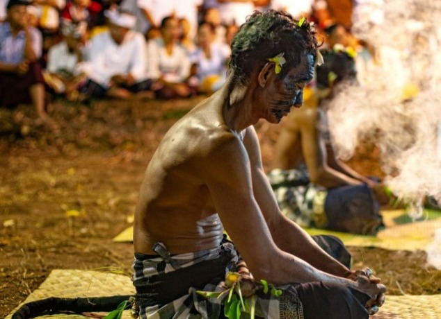 PENTAS: Tari Sanghyang Bojog saat pentas. (istimewa)