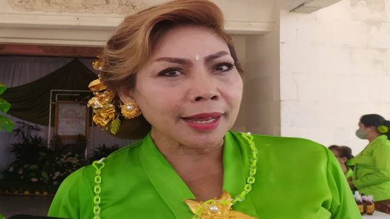 Plt Ketua Himpunan Ahli Rias Pengantin Indonesia (HARPI) Melati Bali, Ni Wayan Sumerthi Pande. Dian/Bali Express