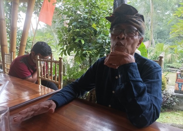 Budayawan sekaligus Dosen Universitas Warmadewa, Anak Agung Raka. (DEWA RASTANA/BALI EXPRESS)