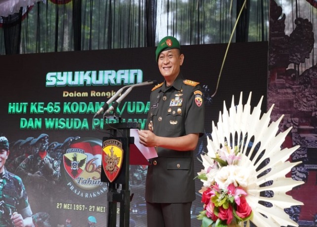 SYUKURAN : Kegiatan syukuran Puncak HUT ke-65 Kodam IX/Udayana, Jumat (27/5). (ISTIMEWA)