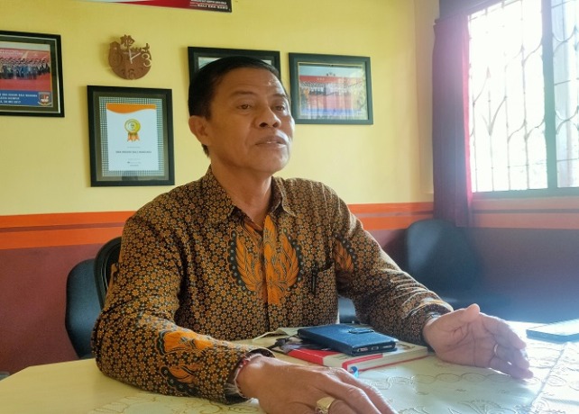 Kepala SMA N Bali Mandara, I Nyoman Darta. (DIAN SURYANTINI/BALI EXPRESS)