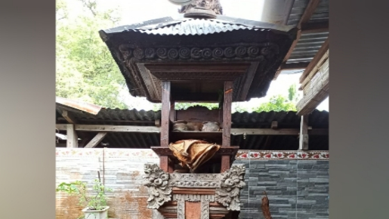 WAJIB ADA: Sanggah Kemulan wajib ada di setiap rumah.Putu Mardika/Bali Express