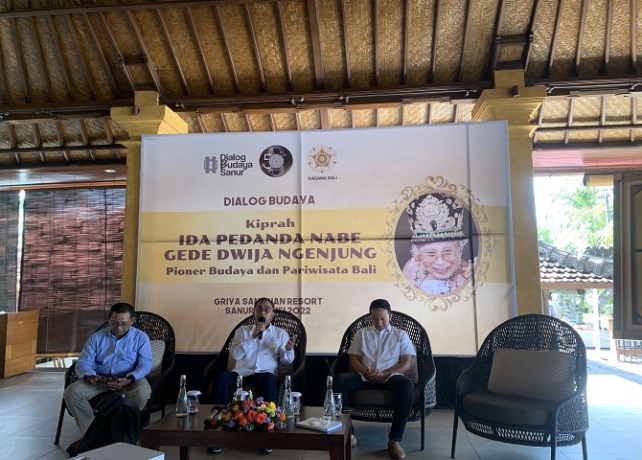 KENANG: Press conference Setengah Abad Griya Santrian Sanur, Selasa (24/5). (RIKA RIYANTI/BALI EXPRESS)