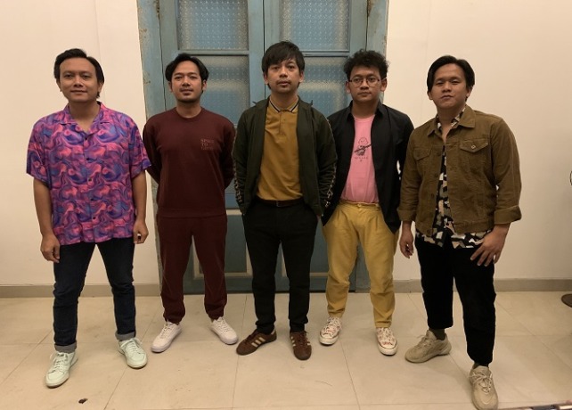 BERAGAM GENRE: Formasi lengkap Band D’Masiv hadirkan lagu di album ke-7 di Bali dijumpai di Puri Bhagawan, Jimbaran, Kuta Selatan, Badung, Minggu (29/5). (NI KADEK RIKA RIYANTI/BALI EXPRESS)