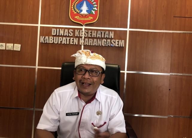 Kadis Kesehatan Karangasem I Gusti Bagus Putra Pertama. (I WAYAN ADI PRABAWA/BALI EXPRESS)