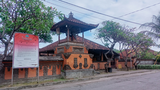 KULKUL : Bale Kulkul Desa Adat Sidayu Tojan. Agus Eka/Bali Express