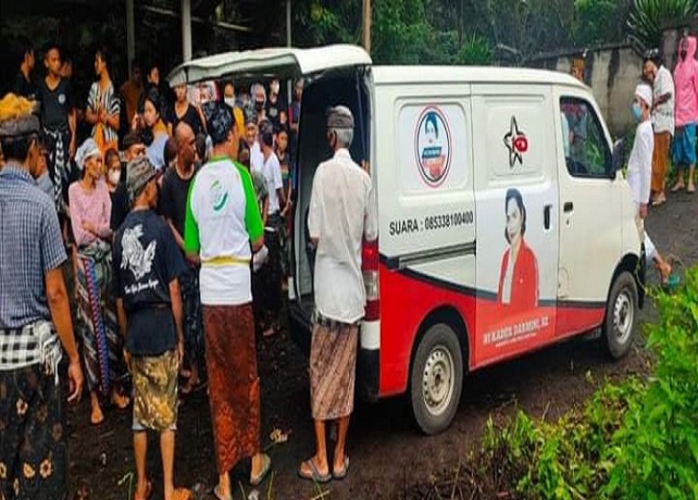MOBIL : Mobil jenazah gratis yang disediakan untuk warga oleh Kadek Darmini. (ISTIMEWA)