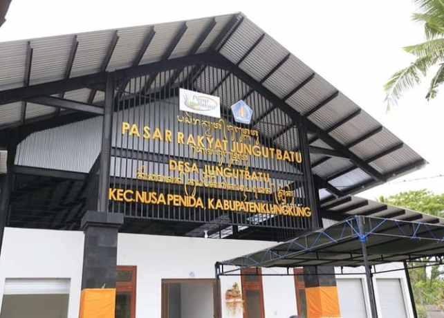 TUNTAS : Gedung baru Pasar Desa Jungutbatu, Nusa Penida, Klungkung usai diresmikan beberapa hari lalu. (ISTIMEWA)
