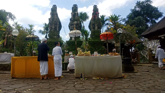 NUNAS JODOH : Pura Muncaksari dipercaya sebagai tempat nunas jodoh. Gusti Ayu Kusuma Yoni/ Bali Express