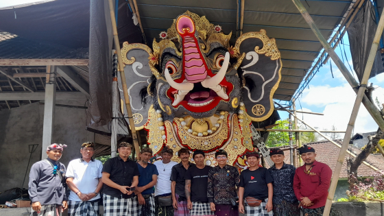 JUMBO : Petulangan Gajah Mina berukuran jumbo di Banjar Penestanan Kaja, Desa Adat Penestanan, Desa Sayan, Kecamatan Ubud, Gianyar. Putu Agus Adegrantika