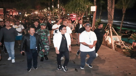 ATLAS : Bupati Badung Giri Prasta bersama tim gabungan meninjau Atlas Beach Club di Banjar Berawa, Desa Tibubeneng, Kuta Utara, Sabtu (17/9) malam. Prokompim Setda Badung For Bali Express