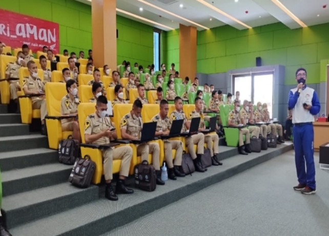 SEMINAR: Peserta seminar safety riding. (ISTIMEWA)