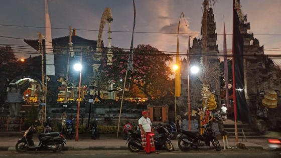 MAPENINGAN : Pura Desa Kubutambahan, tempat dilaksanakannya ritual Mapeningan yang puncak perayaan bertepatan Purnama Sasih Kapat, Senin (10/10). I Putu Mardika/Bali Express.