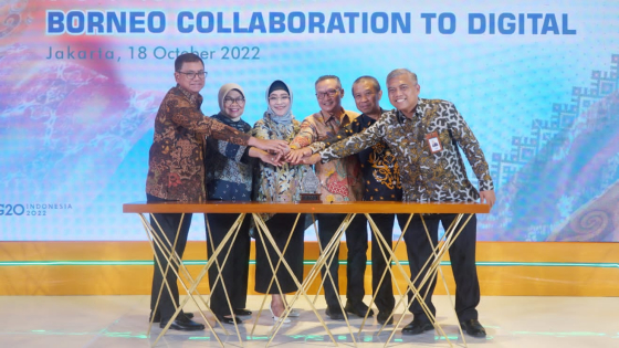 BORNEO COLLABORATION :  Dari kiri-kanan, Direktur Technology dan Operations BNI Toto Prasetyo, Direktur Consumer Banking BNI Corina Leyla Karnalies, Wakil Direktur Utama BNI Adi Sulistyowati, Direktur Pemasaran Bank Kalbar Dedi Supriadi, Direktur Utama Ba
