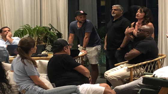 NFT : Alban (berdiri bertopi) bersama memperkenalkan program NFT di Berawa, Canggu, Kuta Utara Badung.