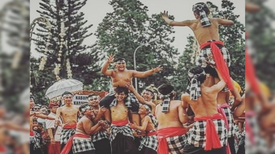 TRADISIONAL : Majaran-jaranan, permainan tradisional dari Kelurahan Banyuning, Buleleng. Ist