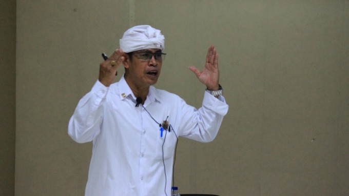 KETUA : Ketua PHDI Provinsi Bali, I Nyoman Kenak. (ist)