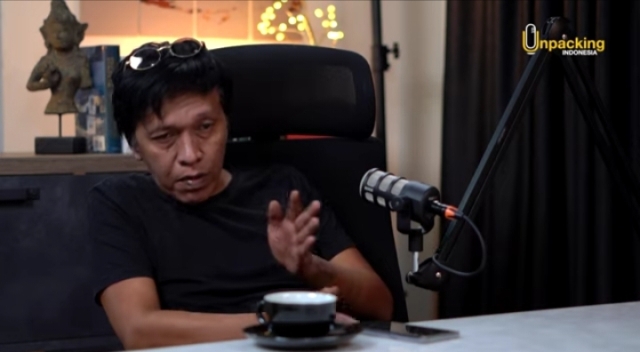 PODCAST: Anggota DPR RI Adian Napitupulu dalam Podcast Unpacking Indonesia.
