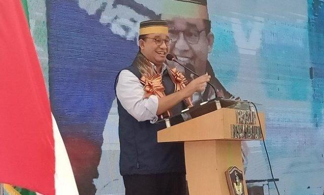 CERAMAH: Anies Baswedan memberikan ceramah tentang batik di Universitas Muslim Indonesia, Kota Makassar.