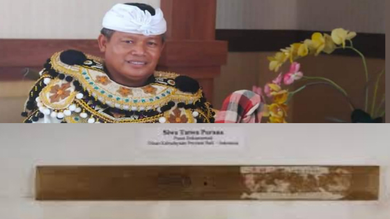 LONTAR : Ketua PHDI Kecamatan Buleleng Nyoman Suardika dan Lontar Siwa Tattwa Purana