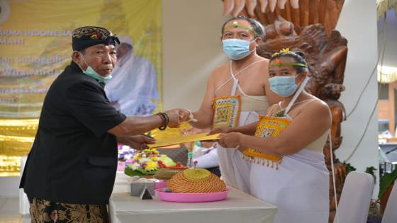 MADWIJATI : Ritual Madwijati banyak menggunakan Aksara Modre dan Wijaksara. Dok Bali Express