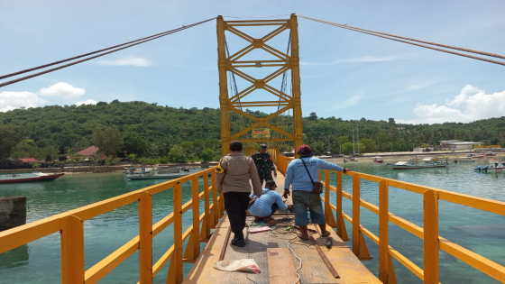 JEMBATAN : Kondisi Jembatan Kuning yang menghubungkan Nusa Ceningan dengan Nusa Lembongan, Desa Lembongan Kecamatan Nusa Penida, Klungkung akan segera memiliki