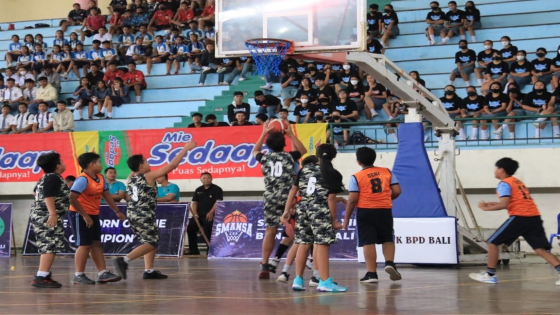 BASKET: SMA Negeri 1 Jembrana kembali menggelar turnamen basket, dibuka Wakil Bupati Jembrana IGN Patriana Krisna, Rabu (8/2). Gde Riantory/Bali Express