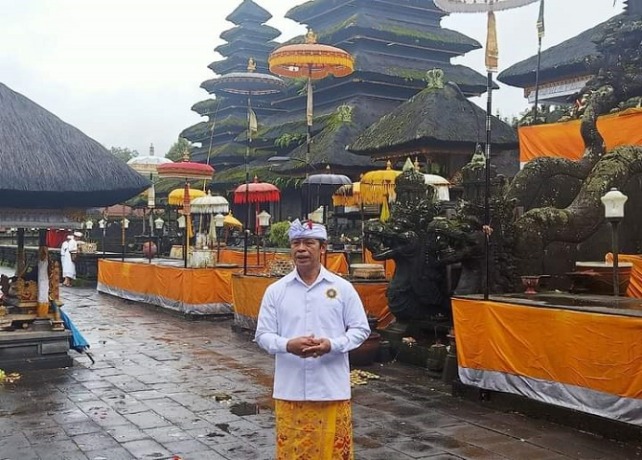 Ketua PHDI Provinsi Bali, I Nyoman Kenak