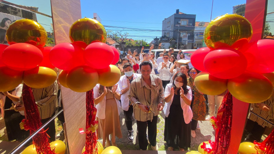 GRAND OPENING : Grand opening Raja Khayangan Aesthetic Clinic di Jalan Raya Sesetan Nomor 45 Denpasar, Minggu (12/3). Ni Kadek Rika Riyanti