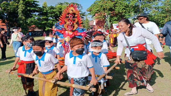 PARADE : Pelaksanaan parade Ogoh-ogoh TK/PAUD di Lapangan Arga Coka, Pegok, Kelurahan Sesetan, Denpasar Selatan, Selasa (14/3). Agung Bayu/Bali Express