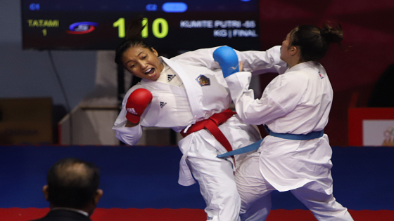 PON PAPUA : Cokorda Istri Agung Sanistyarani (kiri) saat tampil di PON XX/Papua lalu. Dok Bali Express  