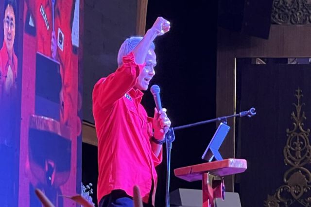 GANJAR PRANOWO: Bakal calon presiden Ganjar Pranowo dalam koordinasi dengan pengurus serta kader PDI Perjuangan Provinsi Sulawesi Utara, di Manado Convention Centre, Sulut, Kamis (18/5/2023). (antara)