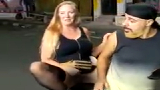 PAMER : Bule asal Denmark tanpa celana dalam, pamerkan alat kelamin saat berada di salah satu jalan di Bali. Ist