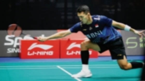 MELAJU : Jojo melaju, usai menghentikan wakil Jepang Kanta Tsuneyama dalam babak pertama Indonesia Open 2023, Rabu (14/6).